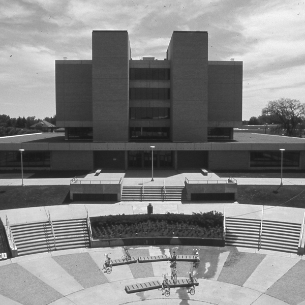 Group portrait of faculty from the late 1800s