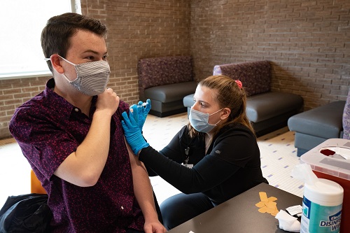 UW-Stevens Point nursing students assist with COVID-19 vaccines - News ...